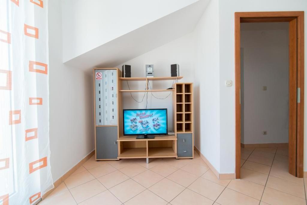 Apartments Batinic Supetar Exterior photo