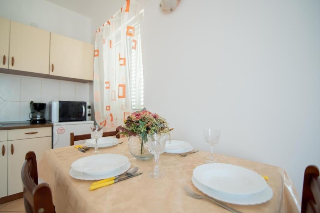Apartments Batinic Supetar Exterior photo