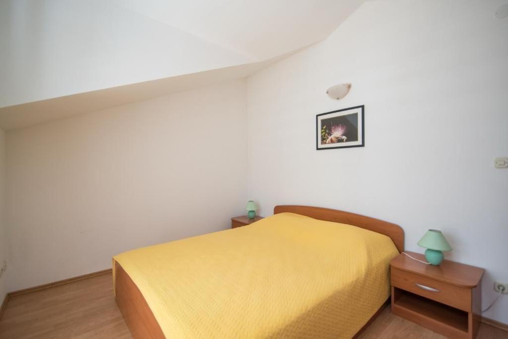 Apartments Batinic Supetar Exterior photo
